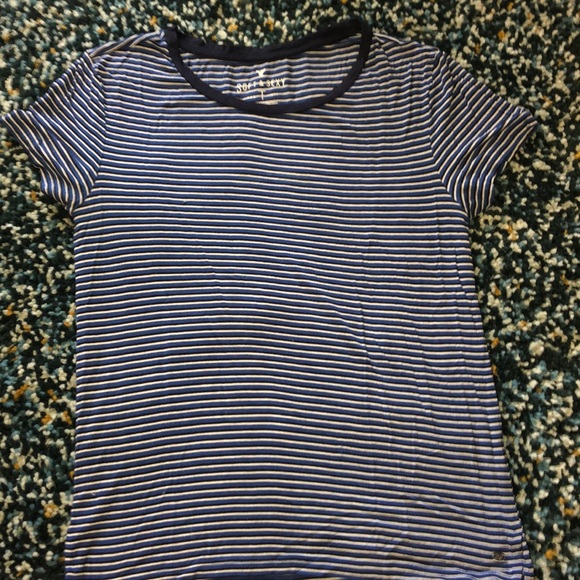 Three American Eagle T-Shirts - Picture 2 of 3